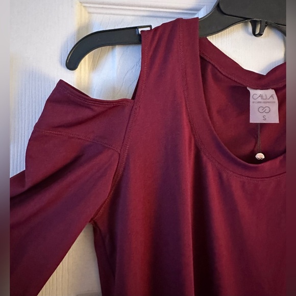 Calia Cold Shoulder Long Sleeve - Picture 2 of 6